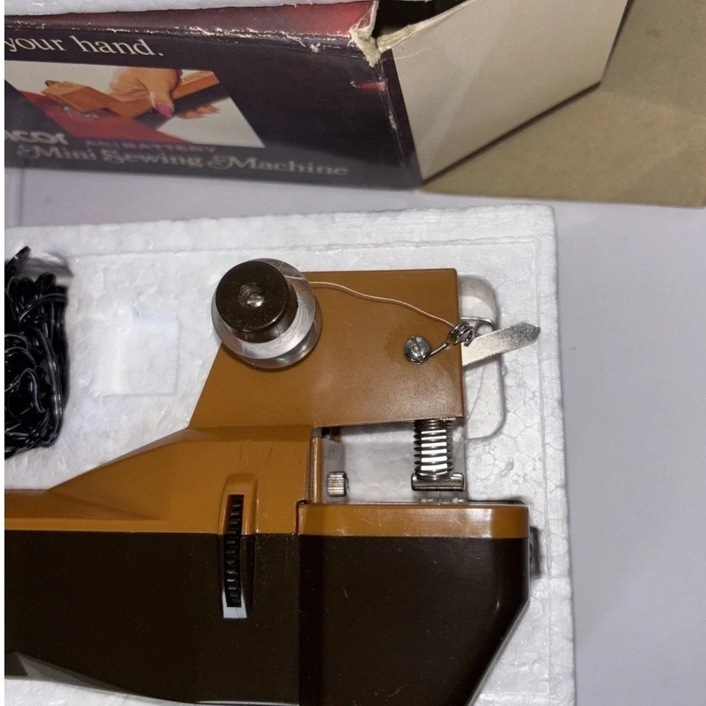 Vintage Bicor Mini Sewing Machine Model 705 Handheld Portable Brother‎ AC/DC